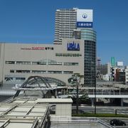 商業施設の外観なのに、ほとんど市役所！お土産の調達には使えます