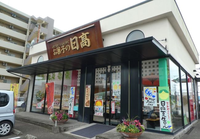 交差点の角。入りやすい。