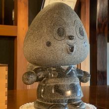 玄関にうなこちゃんがありました。