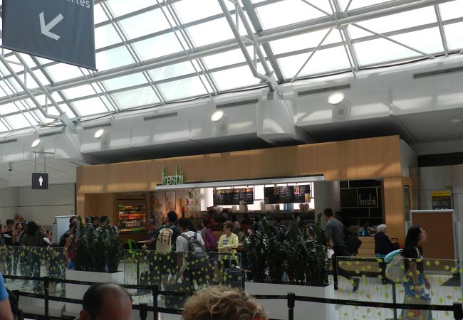 Freshii トロント ピアソン国際空港店 クチコミ アクセス 営業時間 ミシサガ フォートラベル