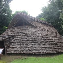 集会所にも使われていた大きな「ムラ長」の家