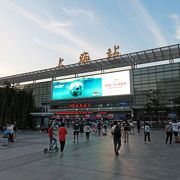 上海の最大のターミナル駅。