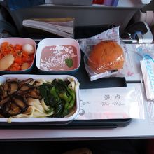 機内食。