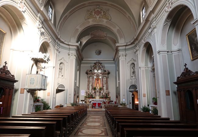 マリア サンティッシマ ディ ロベレト教会