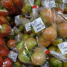 玉川村の特産品「しぼりトマト」