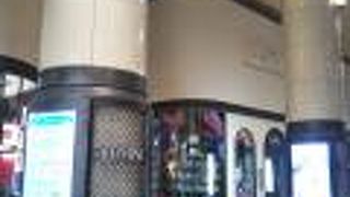 高級過ぎない日常をお洒落にするファッションが人気