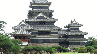 ＝松本城＝ 国宝の一つ