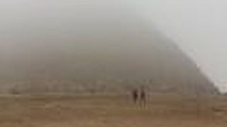 クフ王とカフラー王が入室可能だがクフ王に入室、入室人数制限中。