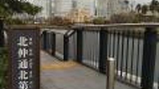 海沿いに延びている散歩道