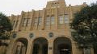 空襲に耐えた建築物