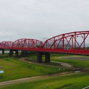 綺麗な赤鉄橋