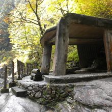 行きつく先の展望所の休憩所