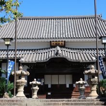 お城風の本堂だ