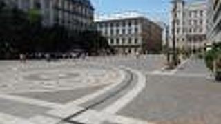 聖イシュトバーン大聖堂の西側の広いエリア