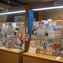 県内各地のパンフレット類の充実ぶりに驚かされます
