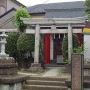 もともと宝仙寺に有った神社です