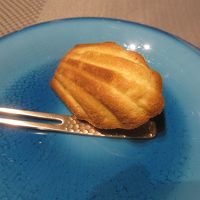 焼きたてのマドレーヌは外側がパリパリサクサク