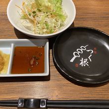 お通しのサラダ