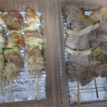 鶏串（3本）・豚串（3本）；各450円でした。