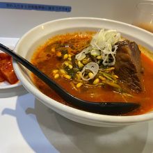 ポッサムユッケジャン麺とカクテキ