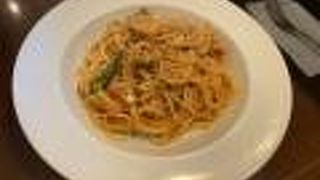 スパイシーチキンとオクラのトマトクリームスパゲッティランチ！