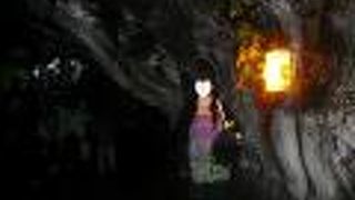 二度、溶岩が流れて作られたトンネルを見物しました!!