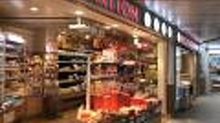 お弁当が並んでいます