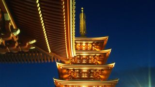 雅で美しい五重塔