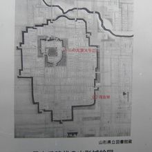 こちらの環状に示された外縁部分が当時の三ノ丸とされます