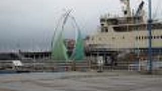 異様なイカのオブジェ