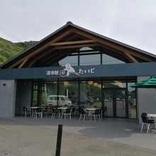 フードコートにオープンテラス