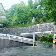 なかなか険しい道のお寺