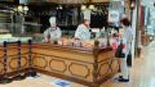 音楽を聴くピロシキ