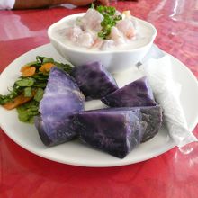 ココナッツで締めた刺身のタイオカ