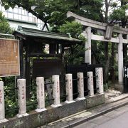 東京都旧跡の田宮稲荷神社跡がある