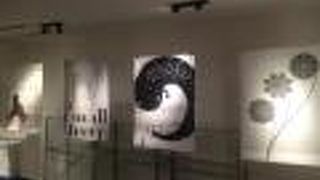 不思議な建物です。