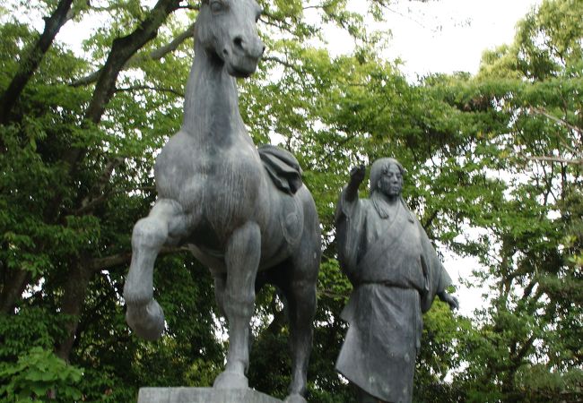 山内一豊の妻の銅像 クチコミ アクセス 営業時間 高知市 フォートラベル