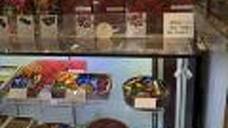 おなじみの缶のチョコレート