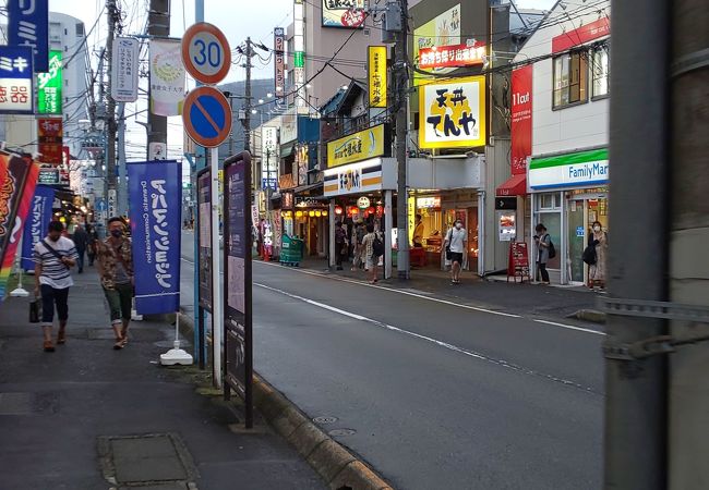 車がよく通ります