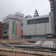 仙台駅に隣接しています。