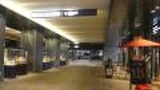 地下広場、展示がいっぱい