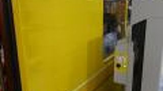 レトロ風電車にあたればラッキー