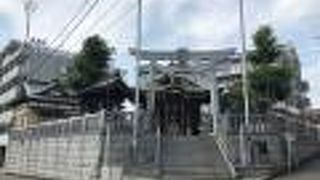 鵠沼皇大神宮の宮司が兼務している