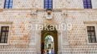 ディアマンティ宮殿