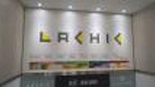 流行のお店が入店