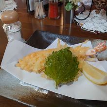 単品で天ぷらも注文！サクサク揚げたてが旨い！