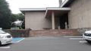 山形城址霞城公園の中にあります。