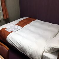 ダブルベッドをひとり占め…