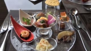 26階からの眺めとお料理を楽しめます