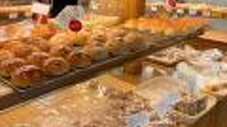 思いの外、フツーのパン屋さんという印象でした。